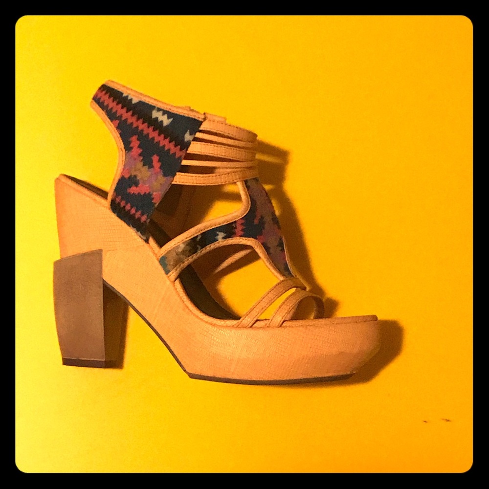 Fun sandal